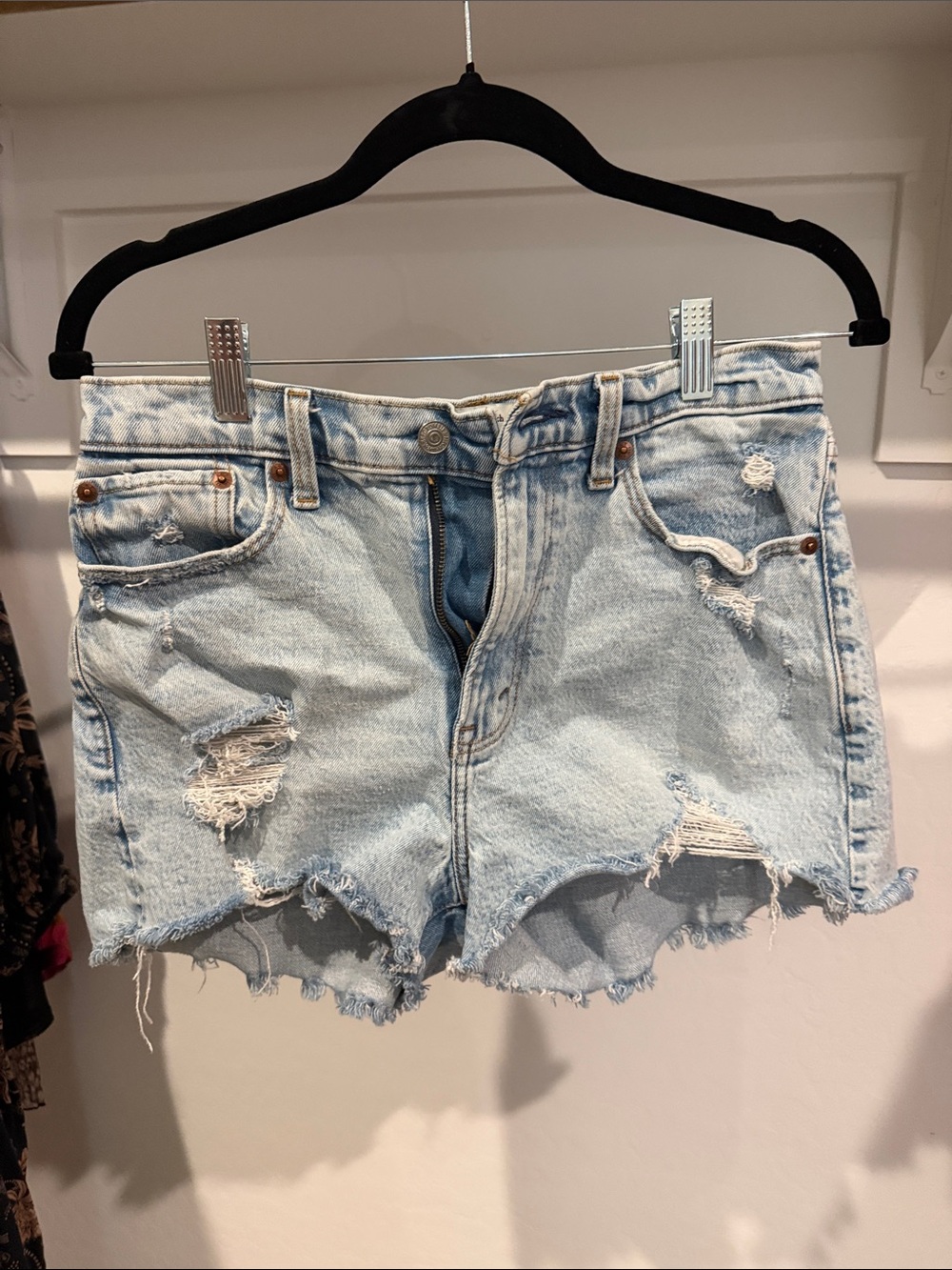 Abercrombie the high rise mom short